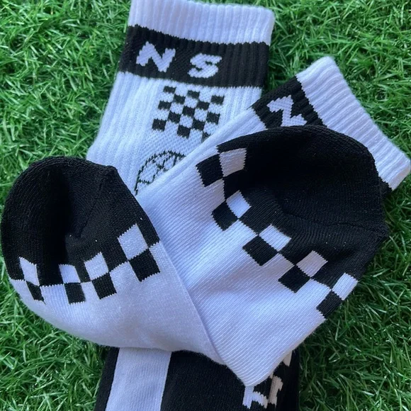 •  VANS “Off The Wall” Men’s socks ( 2 pairs socks set ) - Picture 10 of 13